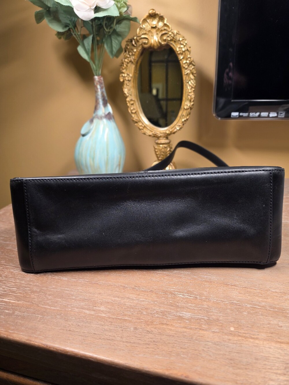 Vince Camuto Maire Leather Shoulder Bag w/ Gold Medallion GUC (Retail $198) - Picture 5 of 9